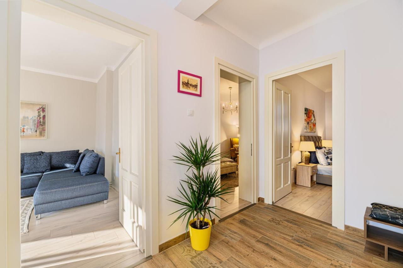 Chic&View Brasov Apartment Esterno foto